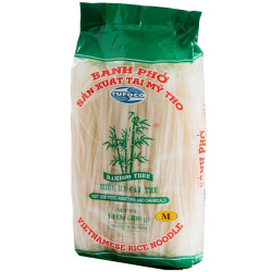 Tufoco Široké rýžové nudle 400g (Banh Pho Ba Cay Tre) Zelený obal (30)